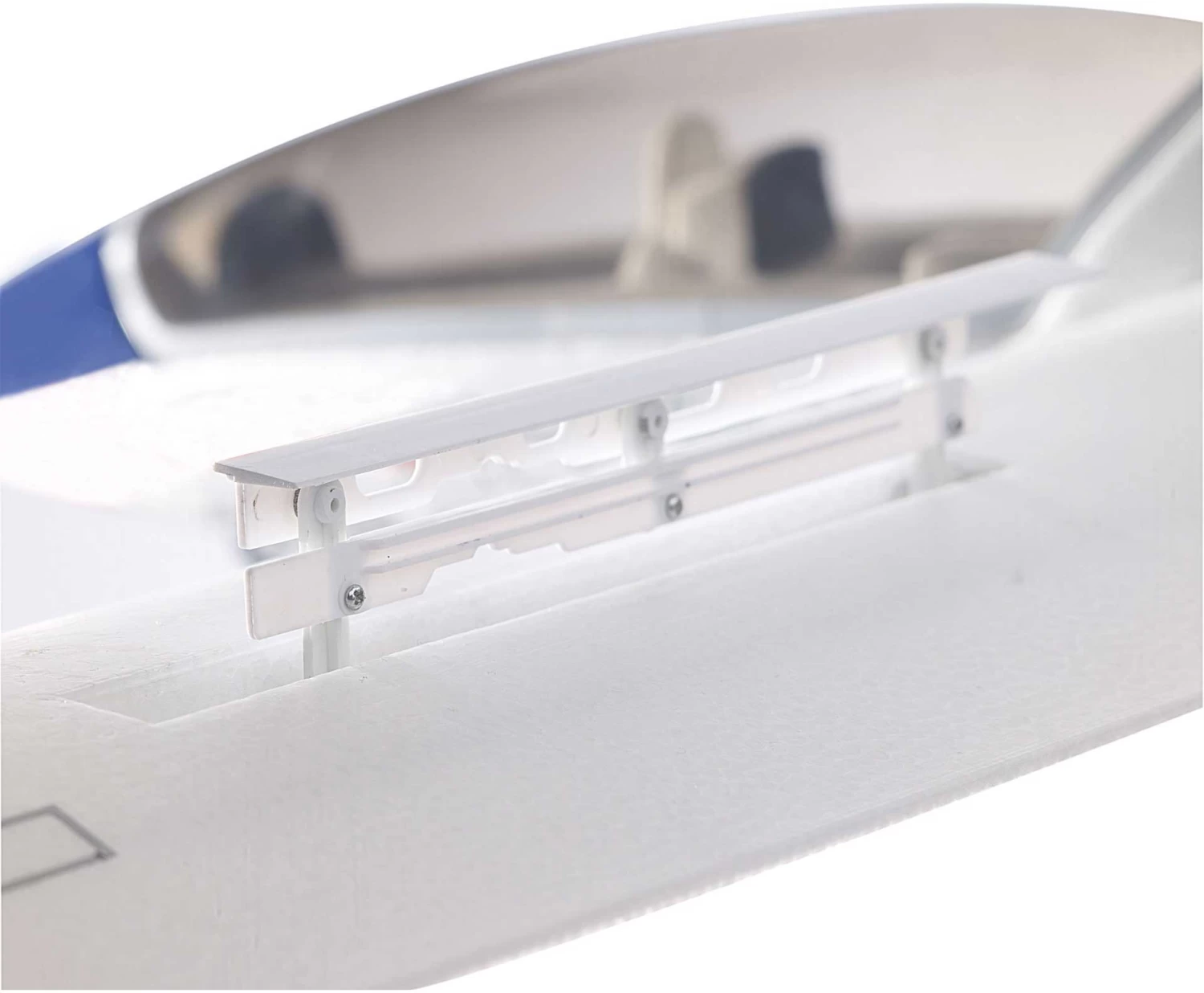 Robbe Modellsport ARCUS E 2.2 ARF(PNP) Mit Klapptriebwerk , Einziehfahrwerk Und Störklappen 9 Robbe Modellsport ARCUS E 2.2 ARF(PNP) Mit Klapptriebwerk , Einziehfahrwerk Und Störklappen - Image 9