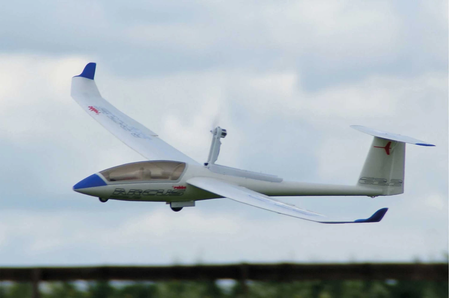 Robbe Modellsport ARCUS E 2.2 ARF(PNP) Mit Klapptriebwerk , Einziehfahrwerk Und Störklappen 15 Robbe Modellsport ARCUS E 2.2 ARF(PNP) Mit Klapptriebwerk , Einziehfahrwerk Und Störklappen - Image 15