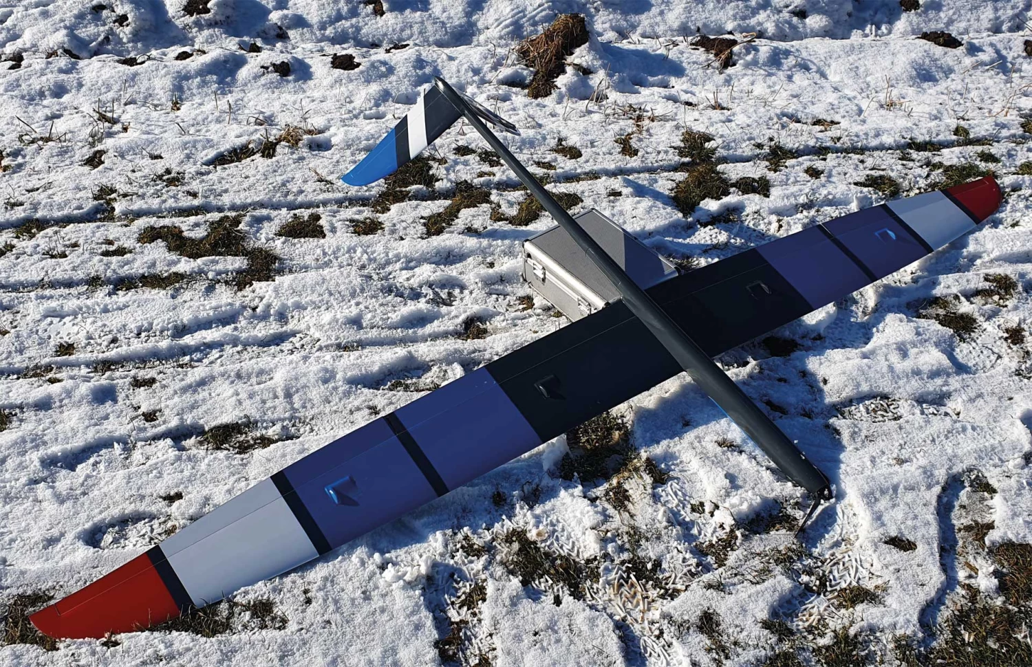 Robbe Modellsport AVALANCHE ARF VOLL-GFK/CFK 2,8M ELEKTRO 11 Robbe Modellsport AVALANCHE ARF VOLL-GFK/CFK 2,8M ELEKTRO - Image 11