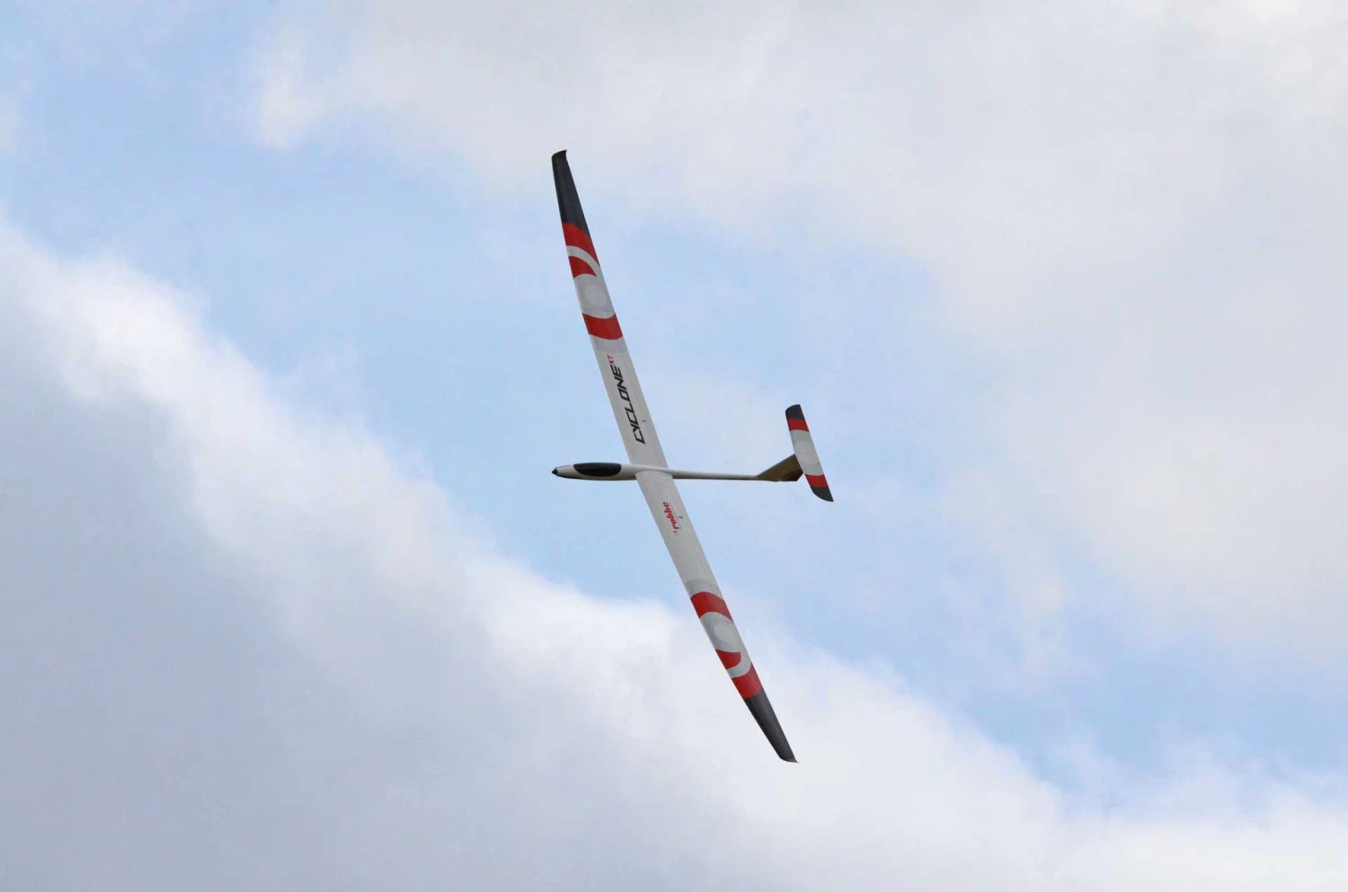 Robbe Modellsport Cyclone XT 6,2m PNP Mit GfK Rumpf, 4-tlg Tragflächen Mit Abachi-Beplankung 7 Robbe Modellsport Cyclone XT 6,2m PNP Mit GfK Rumpf, 4-tlg Tragflächen Mit Abachi-Beplankung - Image 7