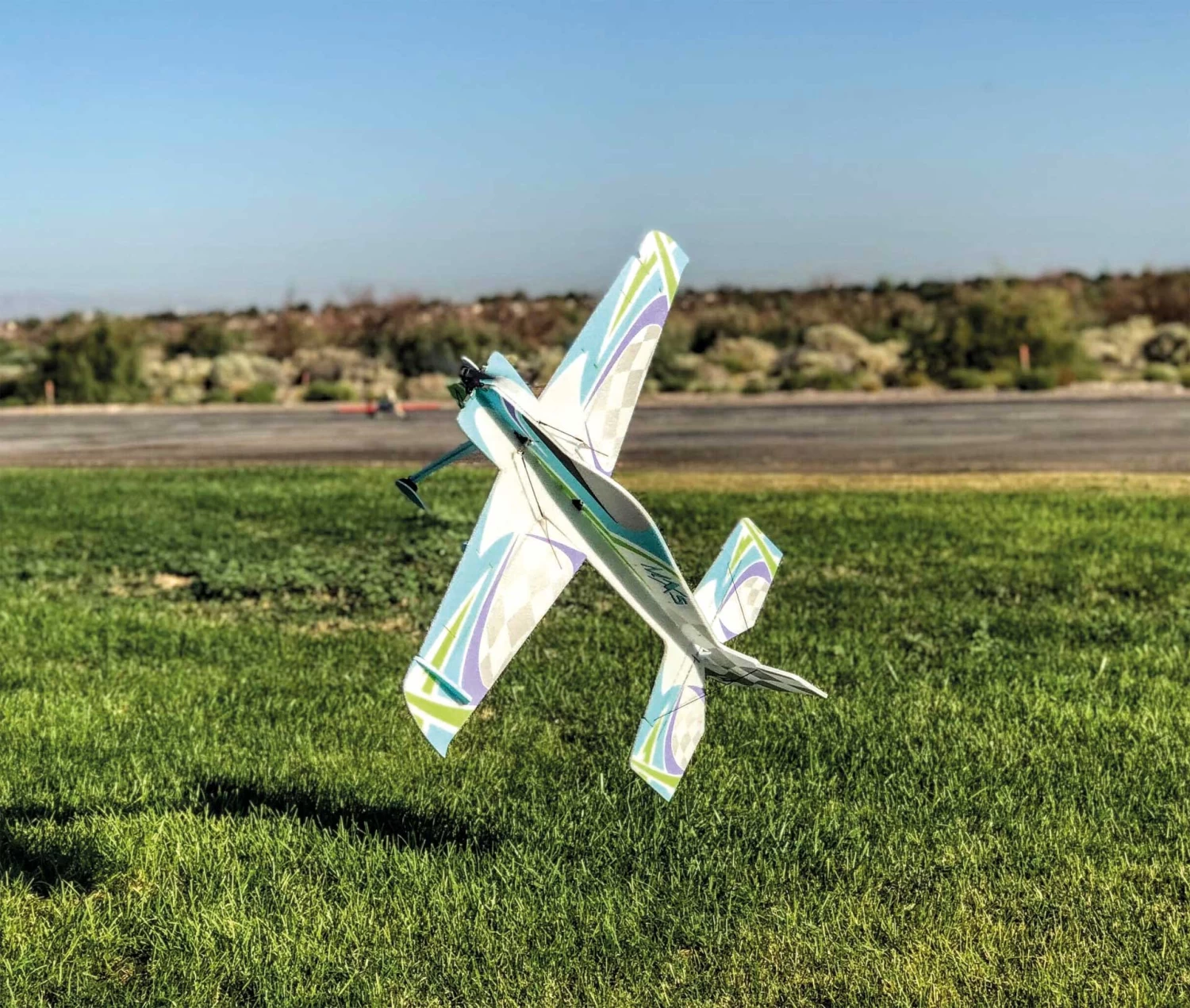 JTA Innovations MXS (blau/weiss) 33" EPP 3D-Kunstflug Modell 2 JTA Innovations MXS (blau/weiss) 33" EPP 3D-Kunstflug Modell - Image 2