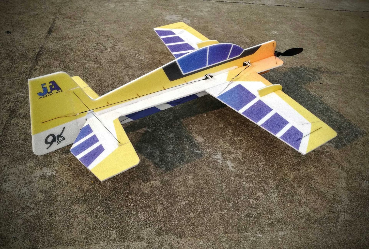JTA Innovations Yak 54 (gelb/blau) 32" EPP 3D-Kunstflug Modell 2 JTA Innovations Yak 54 (gelb/blau) 32" EPP 3D-Kunstflug Modell - Image 2