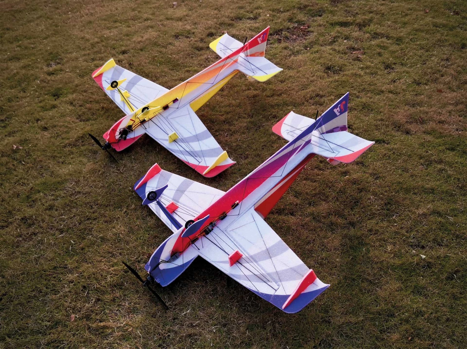 JTA Innovations Gamebird ( Gelb/rot) New 33" EPP 3D-Kunstflug Modell 3 JTA Innovations Gamebird ( Gelb/rot) New 33" EPP 3D-Kunstflug Modell - Image 3