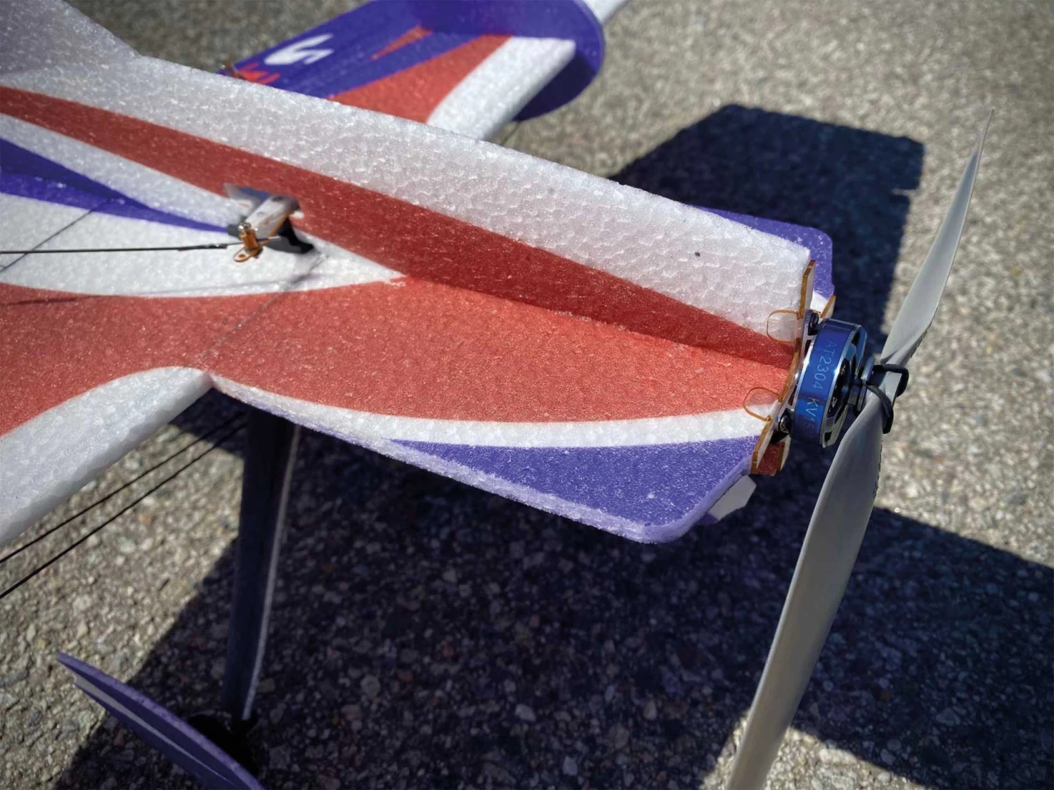 JTA Innovations Extra JD Blau/rot/weiss 32" EPP 3D-Kunstflug Modell 6 JTA Innovations Extra JD Blau/rot/weiss 32" EPP 3D-Kunstflug Modell - Image 6